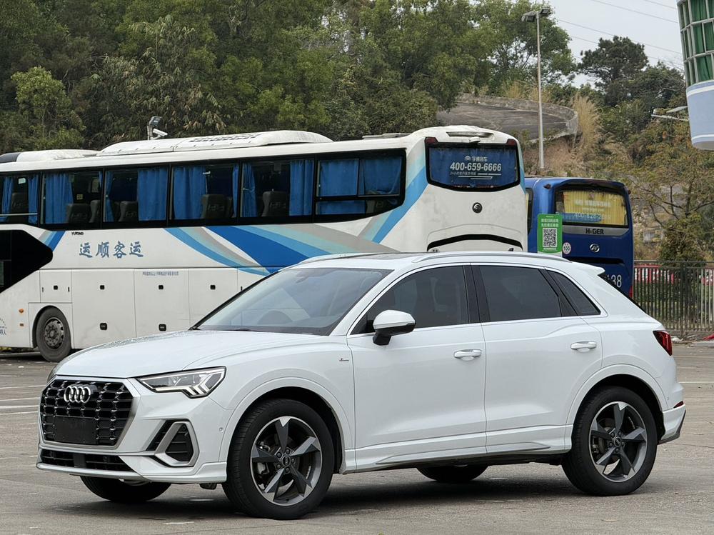 Audi Audi Q3 2021 35 TFSI Fashionable and Dynamic