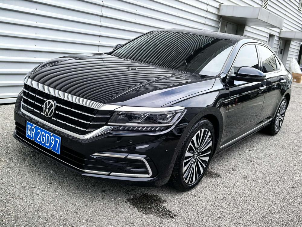 Volkswagen Passat 2021 330TSI Deluxe Edition