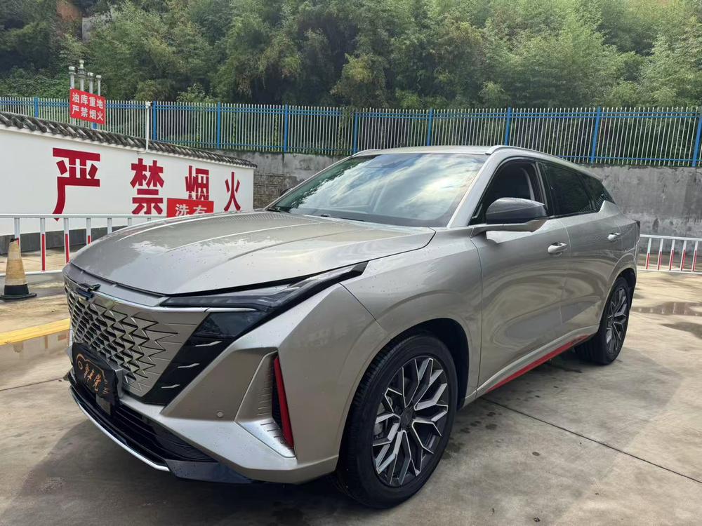 Changan Changan Auchan Z6 2022 Blue Whale 1.5T DCT smart collar model