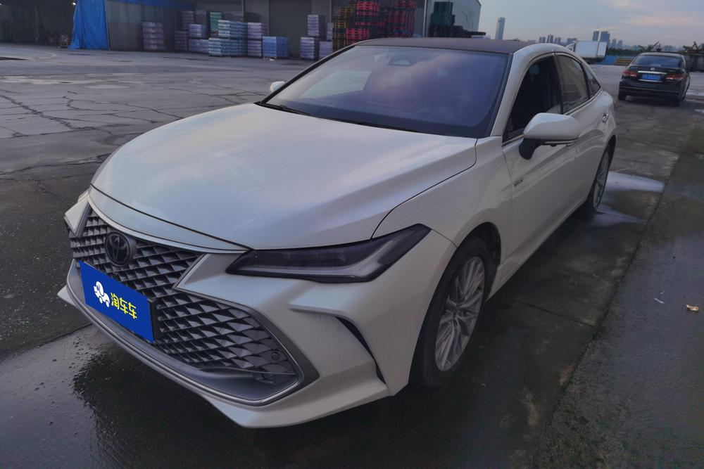 Toyota Asia Dragon 2024 Intelligent Electric Hybrid Dual Engine 2.5L E-CVT XLE Premium Edition