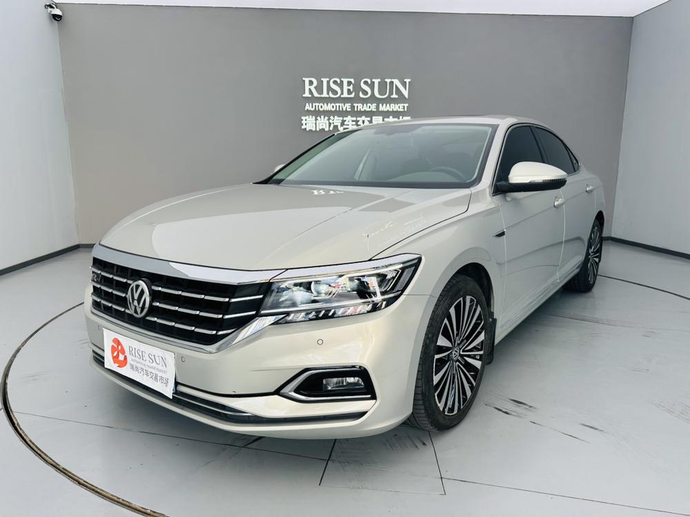 Volkswagen Passat 2019 330TSI Deluxe Edition National VI