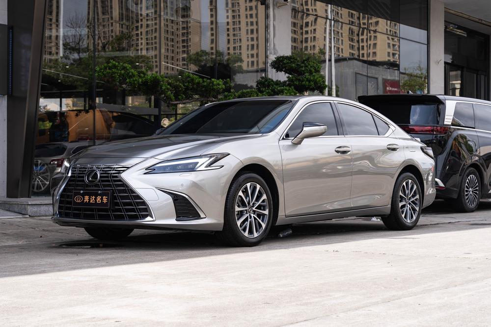 Lexus Lexus ES 2025 300h Premium Edition