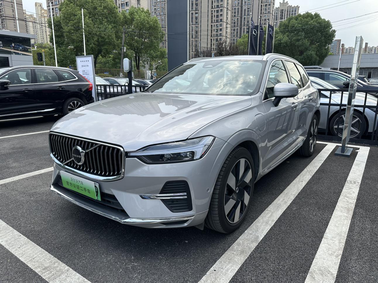 Volvo XC60-Phev T8 AWD Long Range Intelligent Premium Luxury (2L) 2024
