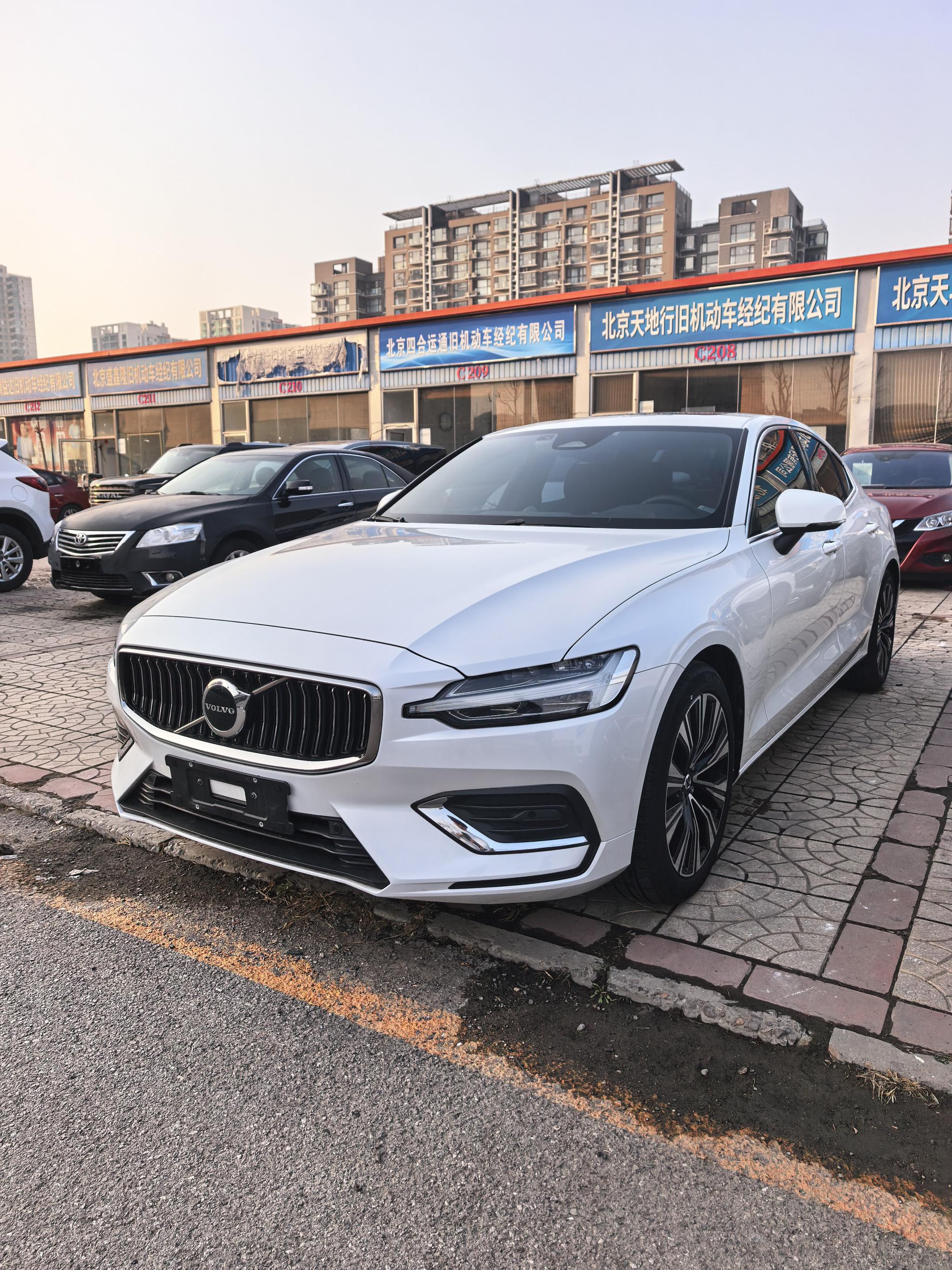 Volvo S60 Intelligent Premium Luxury 2023