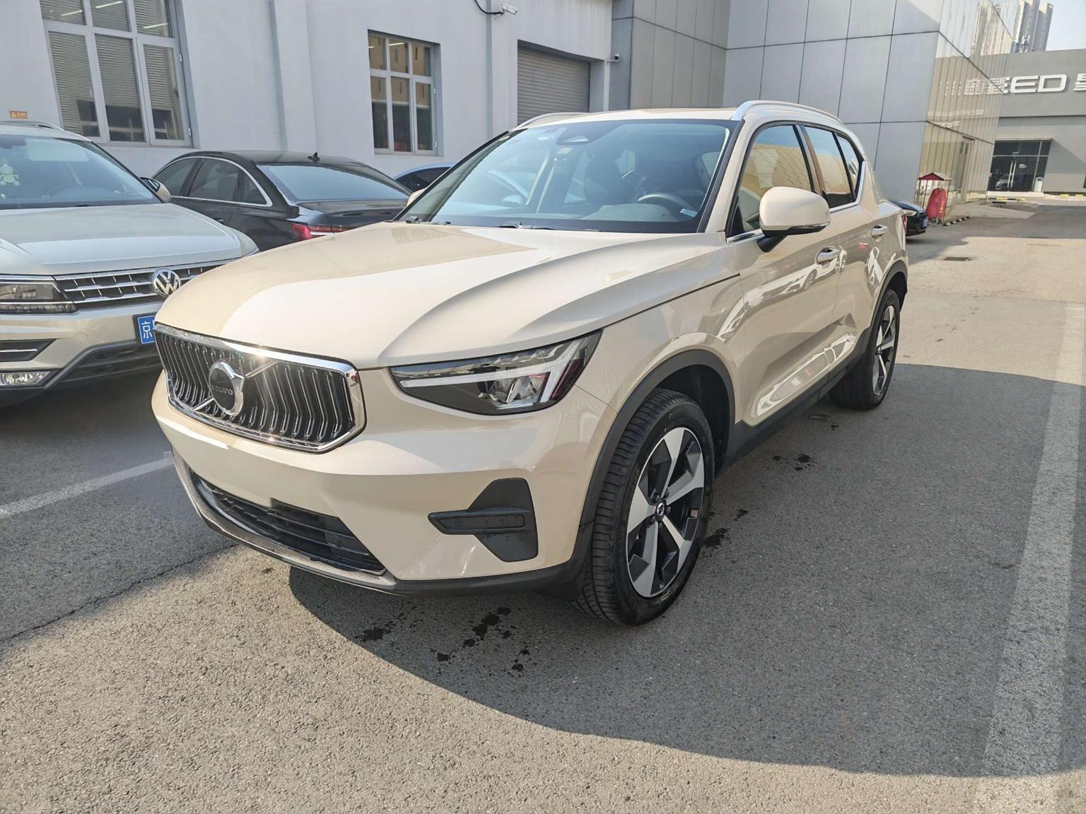 Volvo XC40 Intelligent Premium Luxury AWD 2024