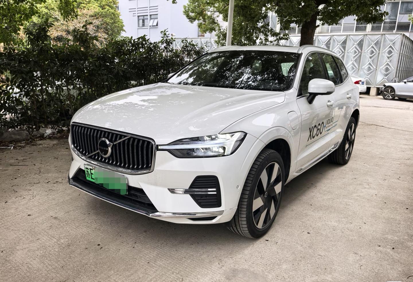 Volvo XC60-Phev T8 AWD Long Range Intelligent Premium Luxury (2L) 2024
