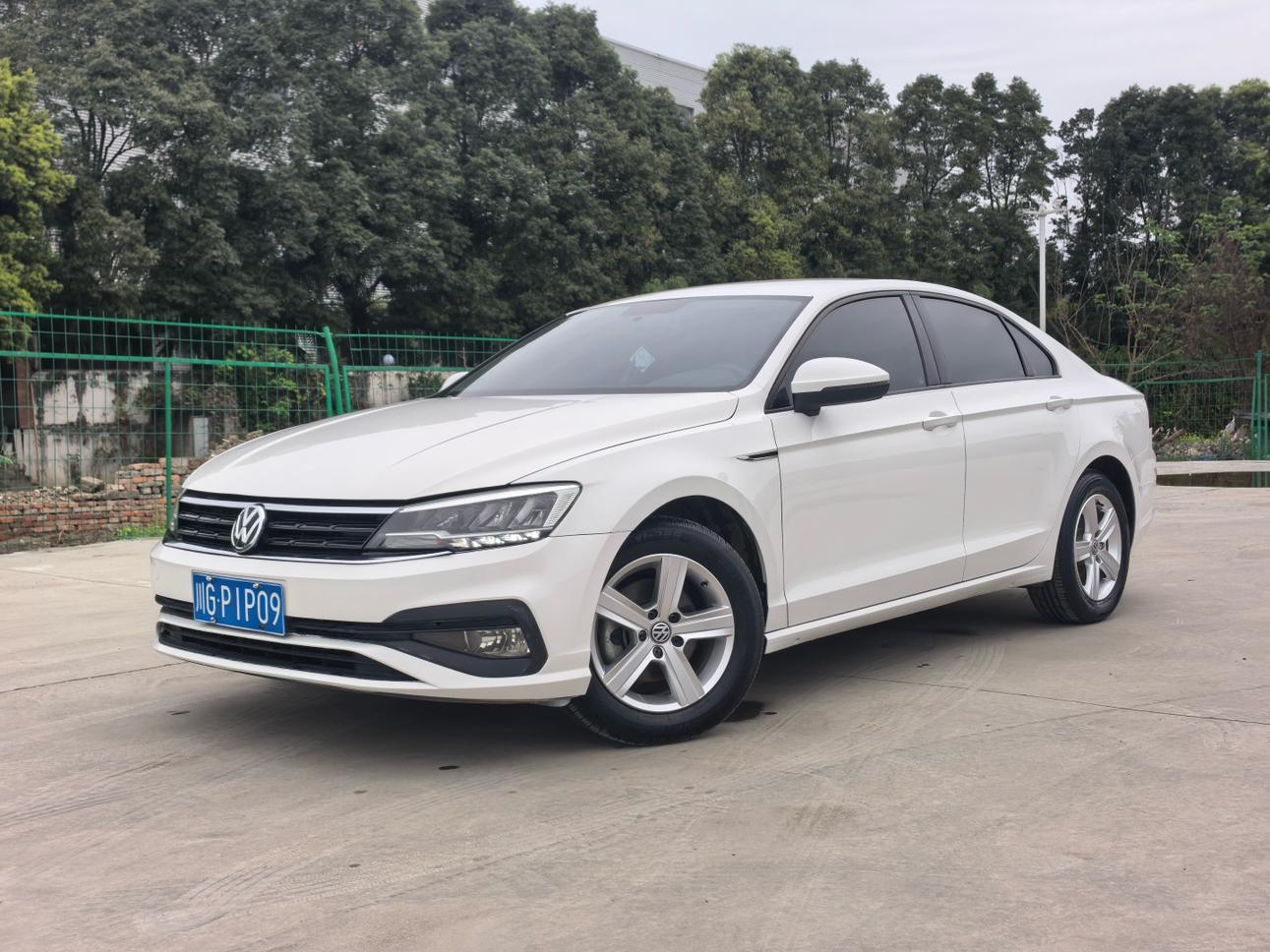 Volkswagen Lamando 230 TSI DSG Trend 2022