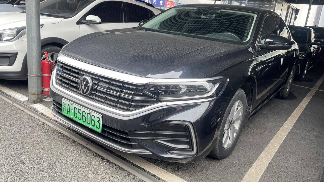 Volkswagen Passat 430PHEV Hybrid Business (1.4L) 2022