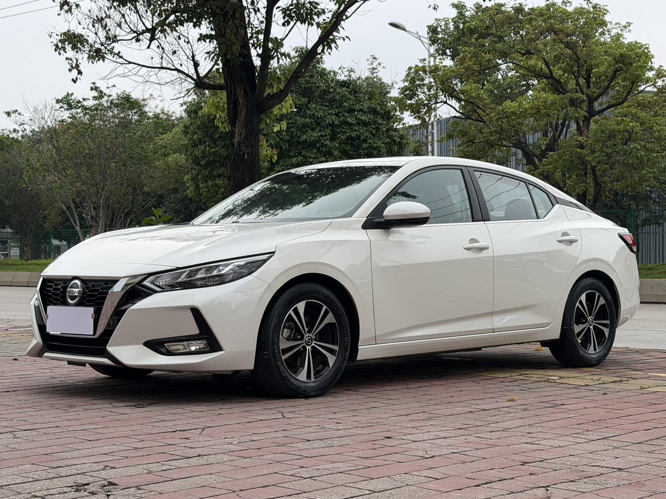 Nissan Sylphy CVT XL Joy (1.6L) 2021