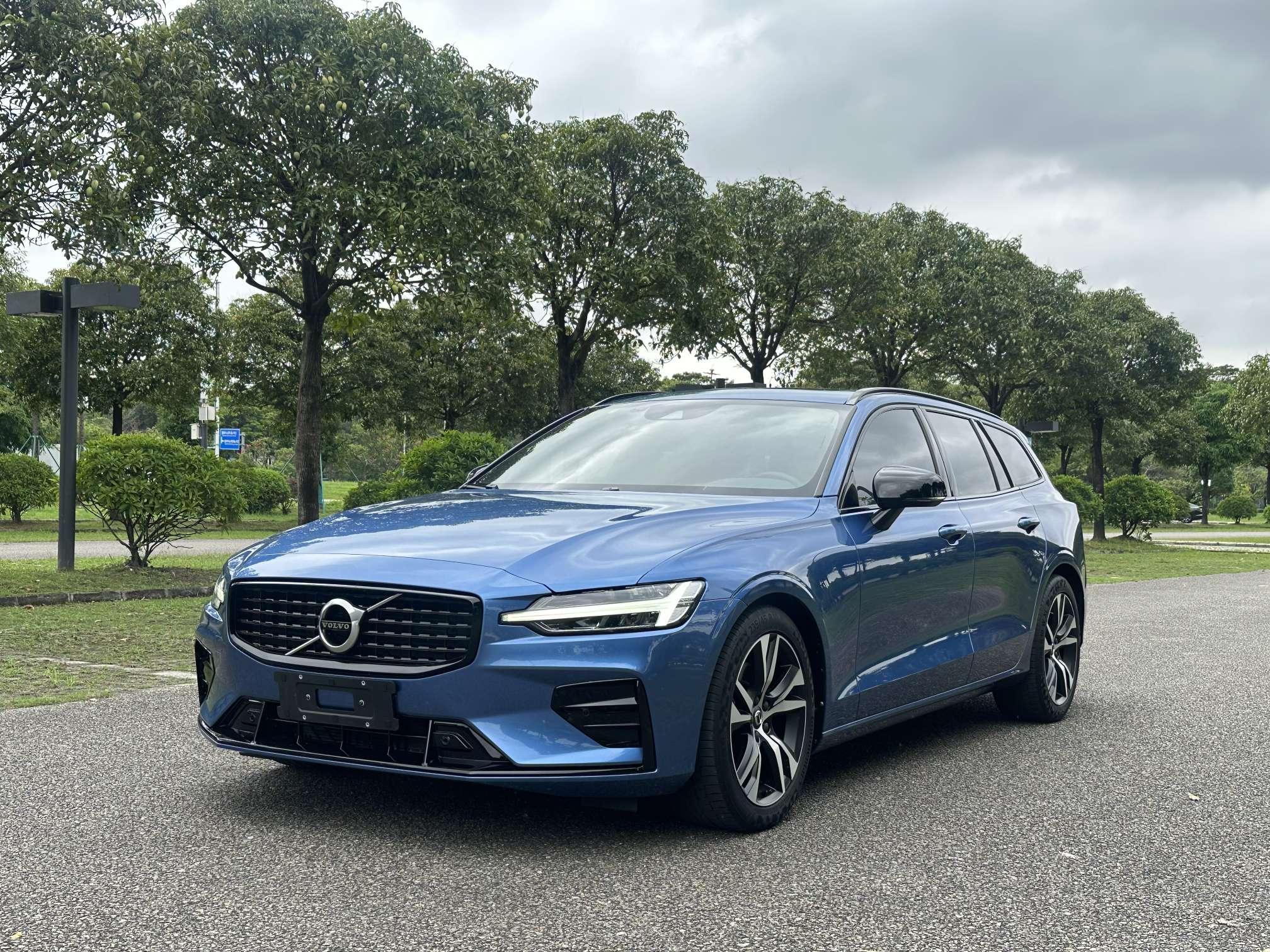 Volvo V60 Intelligent Premium Sport (2L) 2021