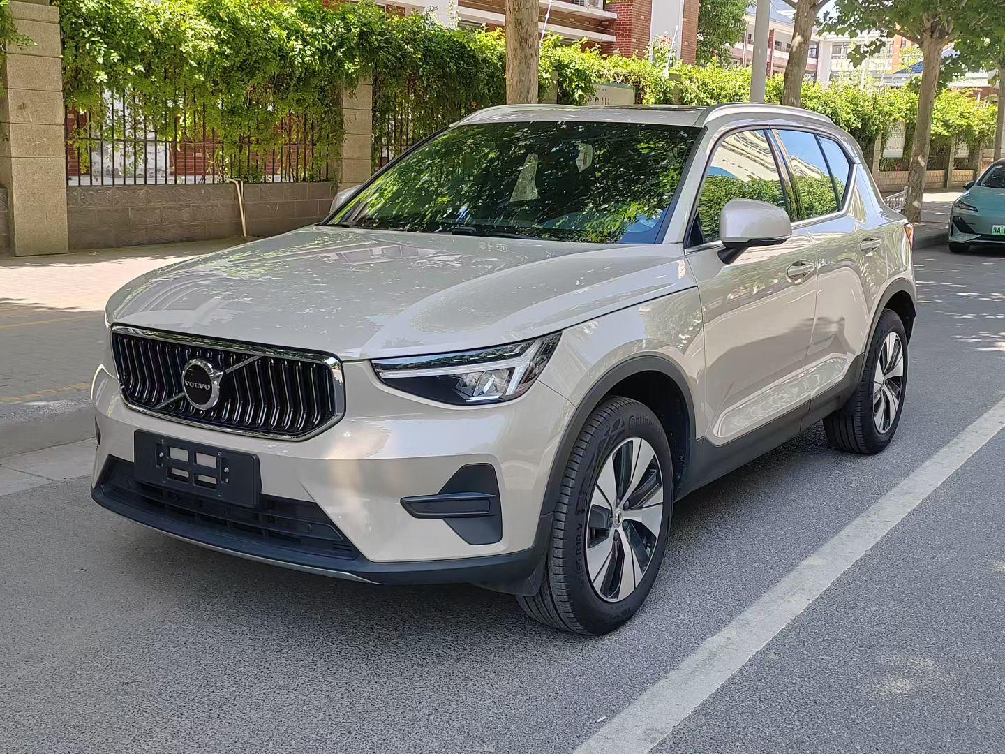 Volvo XC40 Intelligent Premium Luxury 2025