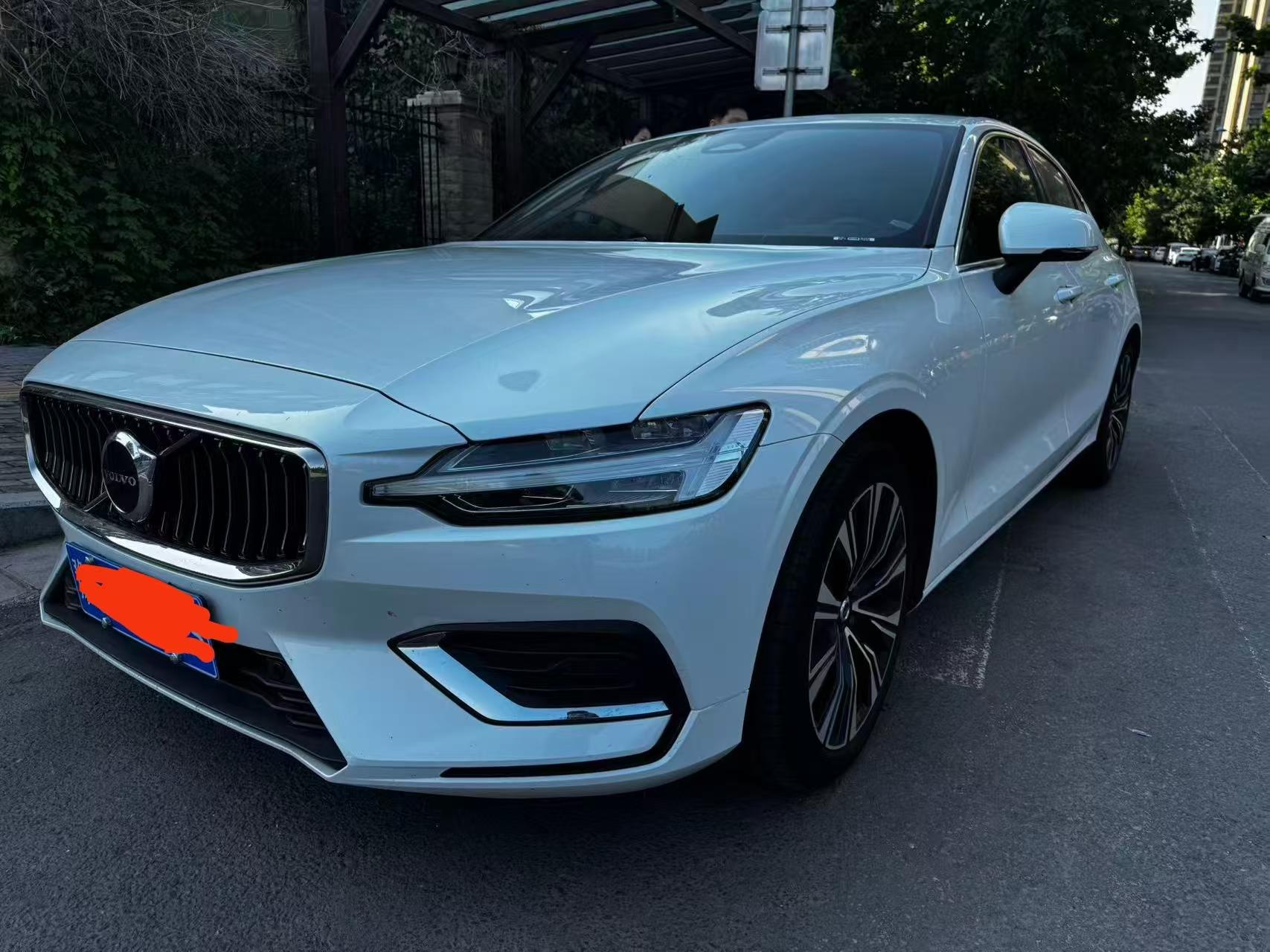 Volvo S60 Intelligent Premium Luxury 2022