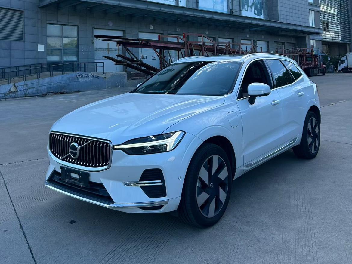 Volvo XC60-Phev T8 AWD Intelligent Plus Luxury Long Range Hybrid (2L) 2024