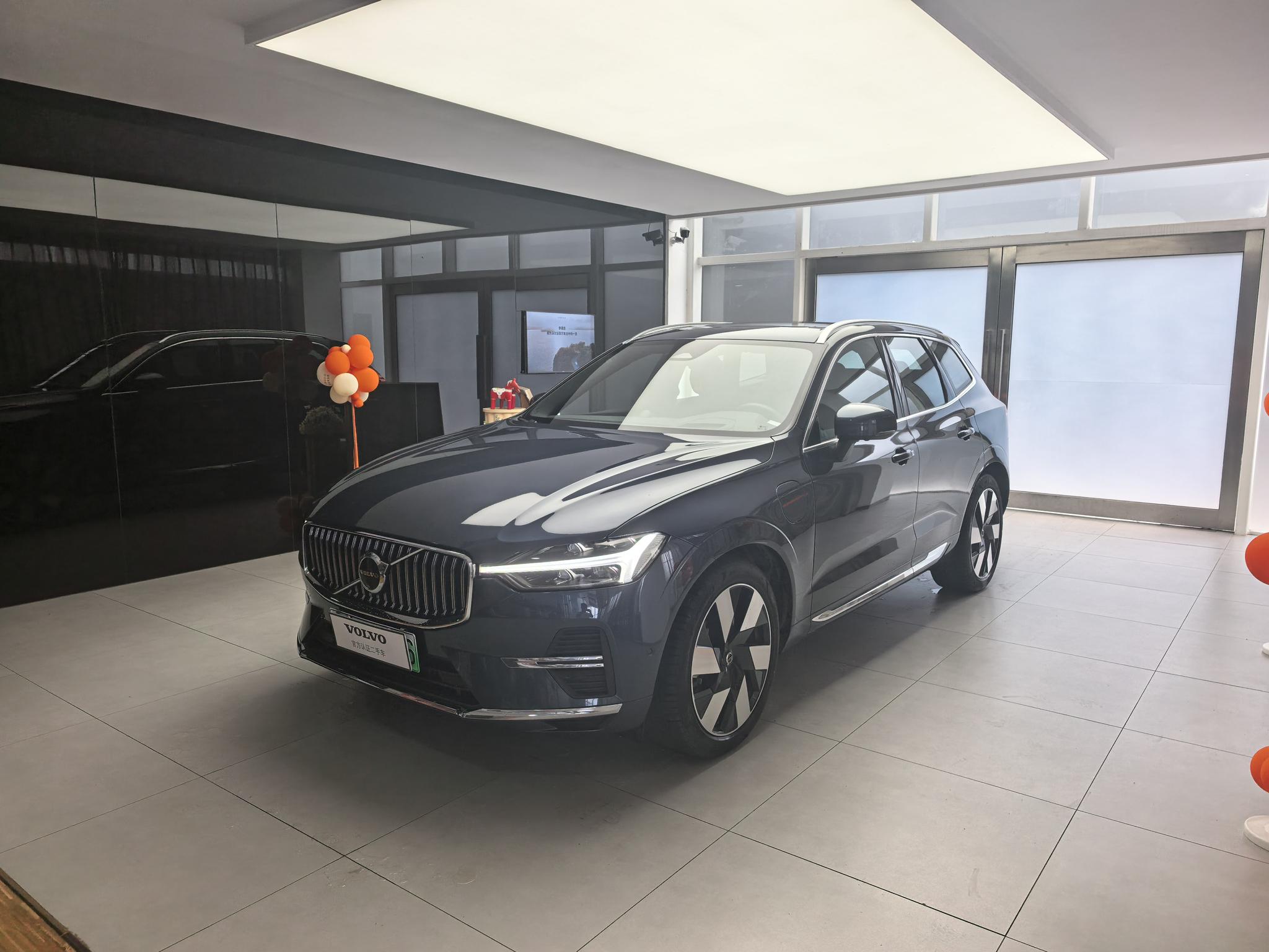 Volvo XC60-Phev T8 AWD Long Range Intelligent Premium Luxury (2L) 2024
