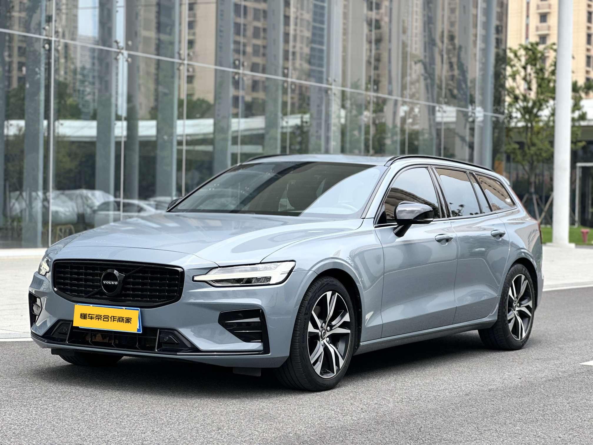 Volvo V60 Intelligent Premium Sport (2L) 2021