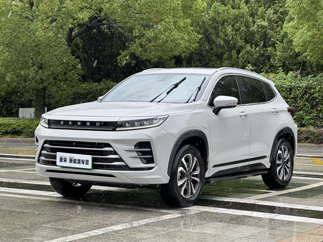 Exeed Zhuifeng 1.5TCI-DHT 105KM Imperial Wind 2022
