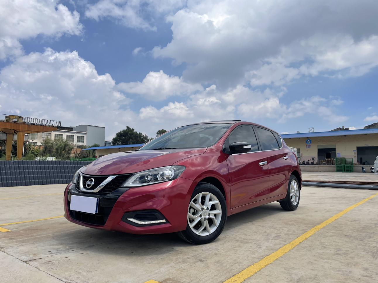Nissan Tiida CVT Cool Dynamic (1.6L) 2024