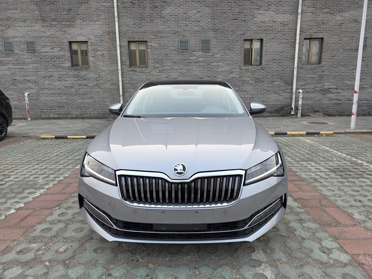 Skoda Superb 280 TSI DSG Prestige (1.4L) 2024