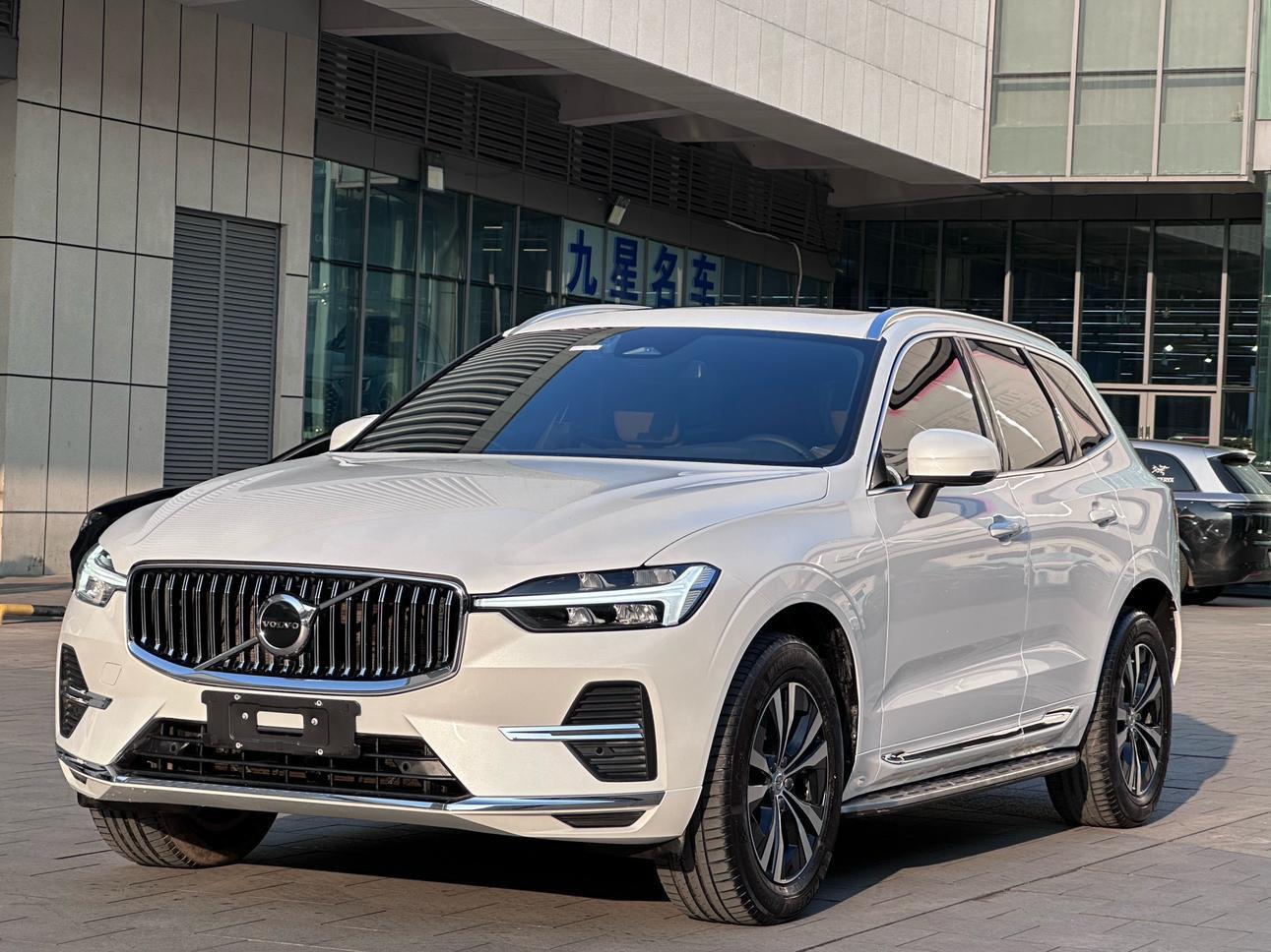Volvo XC60 Intelligent Comfort Luxury AWD (2L) 2024