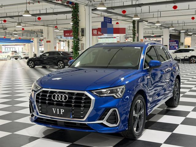 Audi Q3 35 TFSI Fashion Dynamic (1.4L) 2022