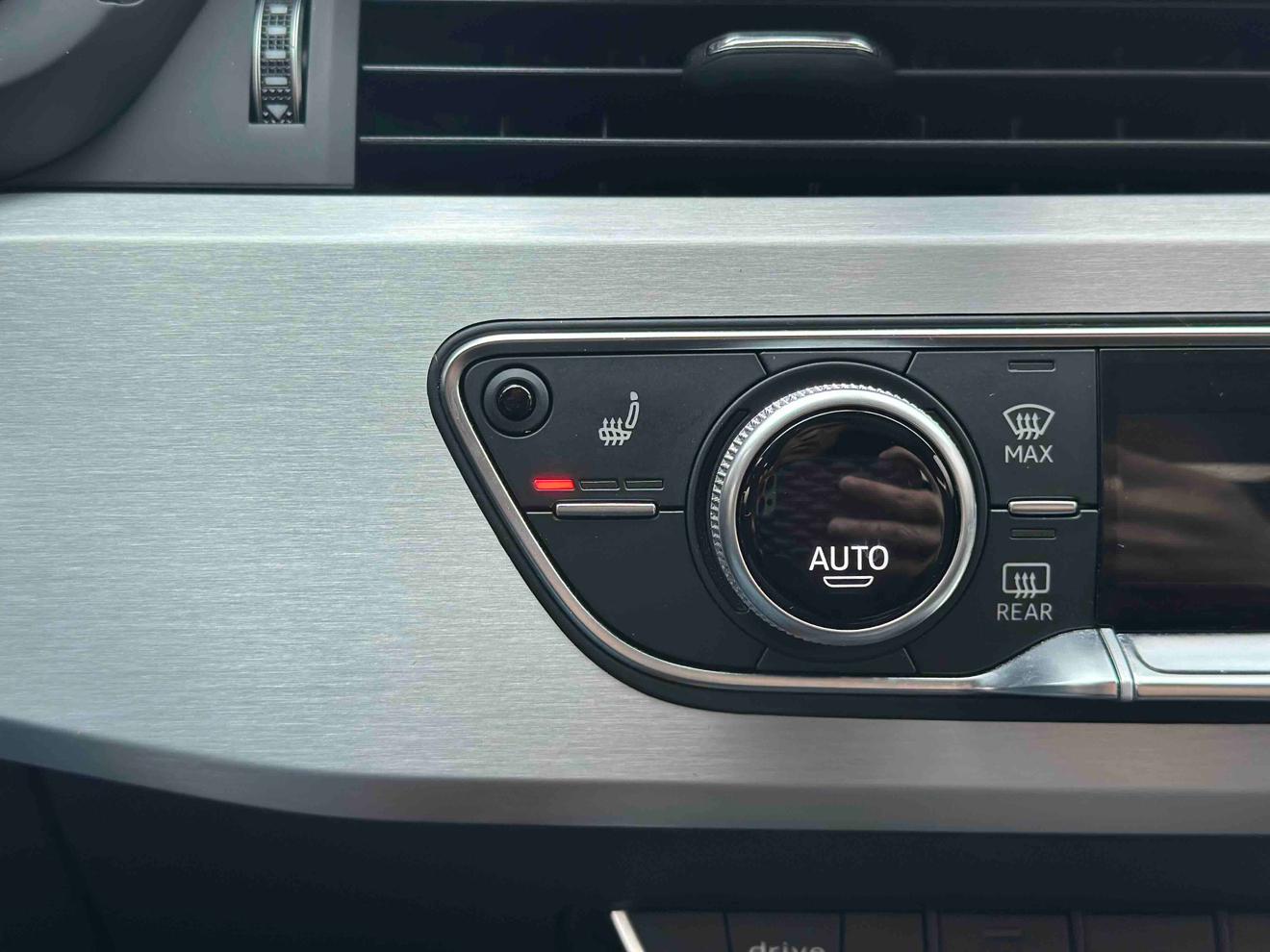 Audi A4L 40 TFSI Luxury Dynamic 2021