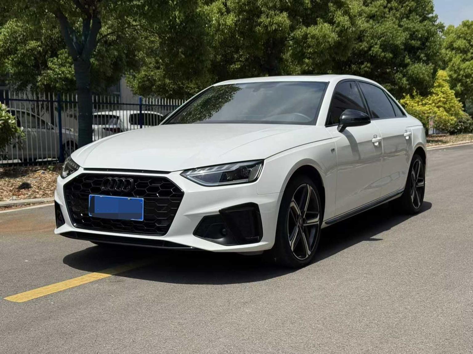 Audi A4L 40 TFSI Luxury Dynamic 2025
