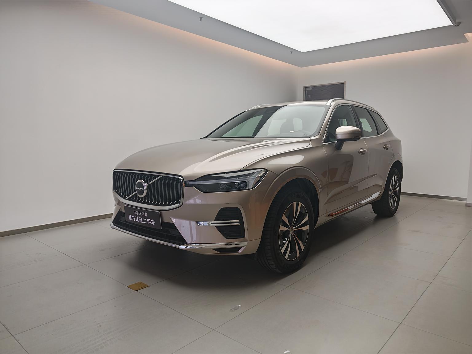 Volvo XC60 Intelligent Comfort Luxury AWD (2L) 2025