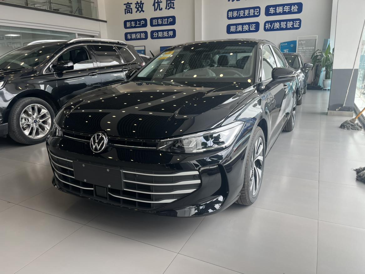 Volkswagen Passat Auto FWD 5-Seat Factory Custom 2026