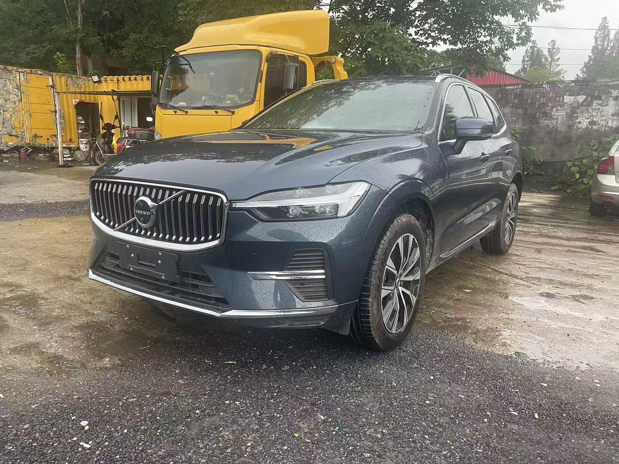 Volvo XC60 Intelligent Premium Luxury AWD (2L) 2025