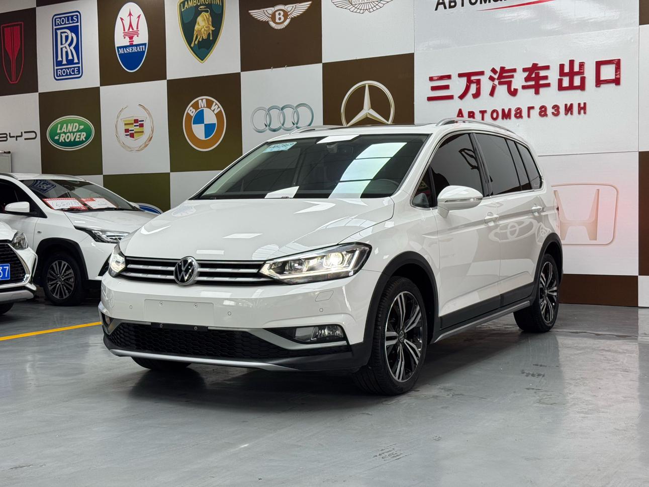Volkswagen Touran-L 280TSI DSG Trail 7-Seat (1.4L) 2022