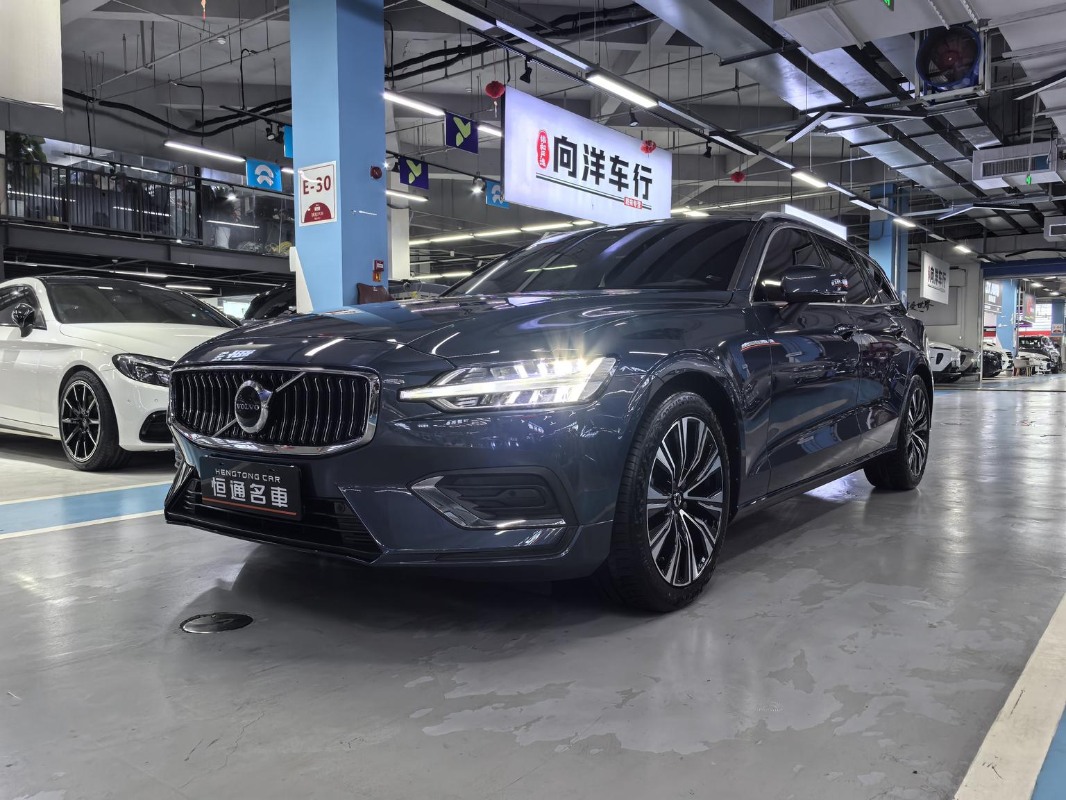 Volvo V60 Intelligent Premium Luxury (2L) 2024