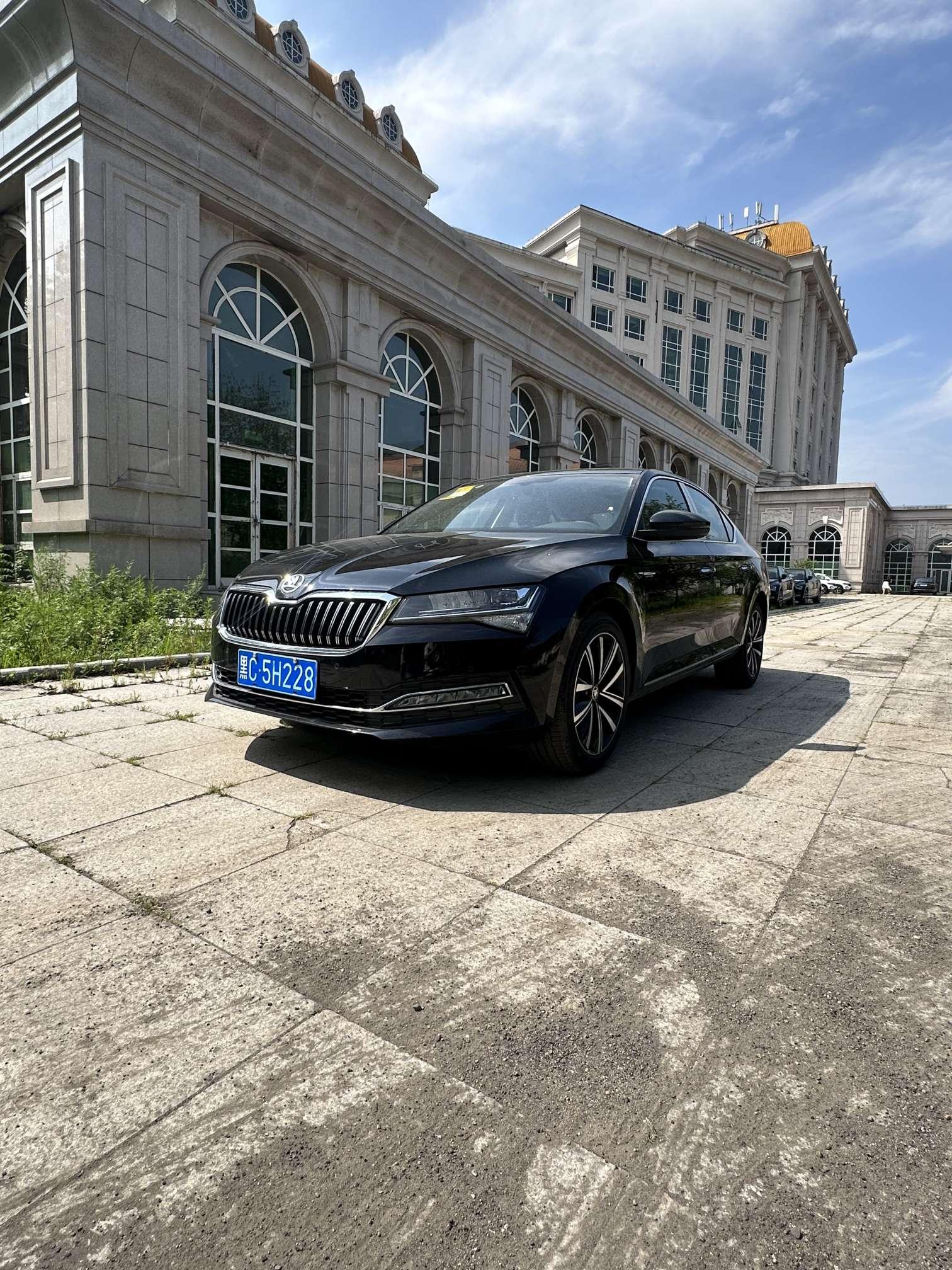 Skoda Superb 280 TSI DSG Prestige (1.4L) 2026