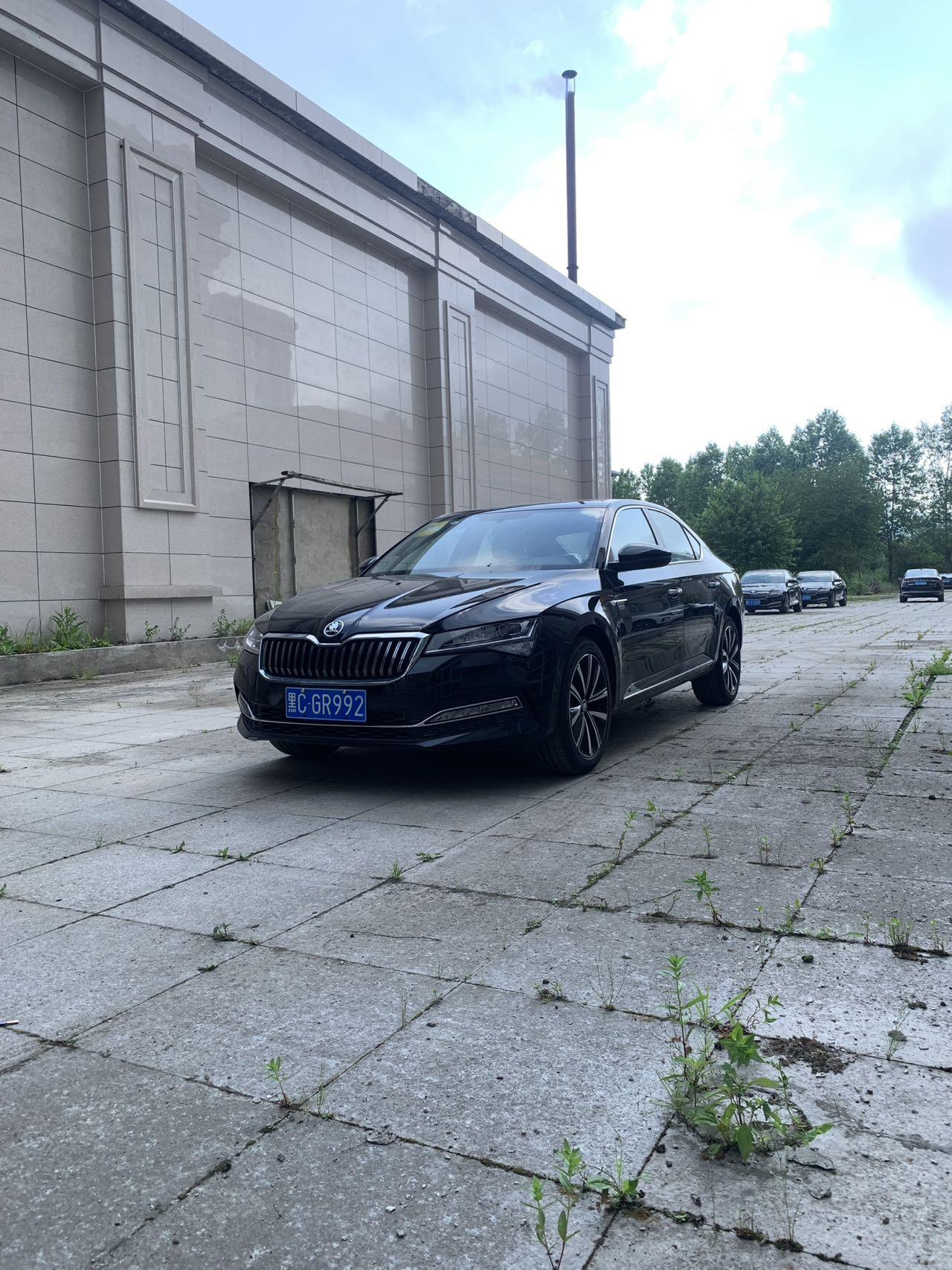 Skoda Superb 280 TSI DSG Prestige (1.4L) 2026