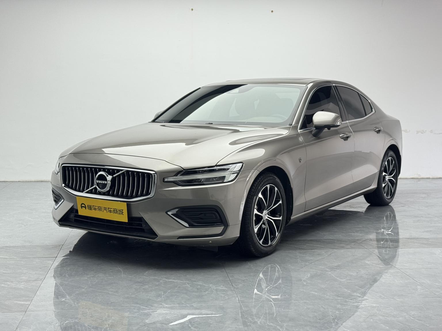 Volvo S60 Intelligent Comfort Luxury (2L) 2022