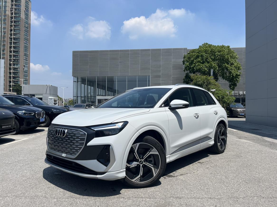 Audi Q4-E-Tron 40 e-tron Realm 2025