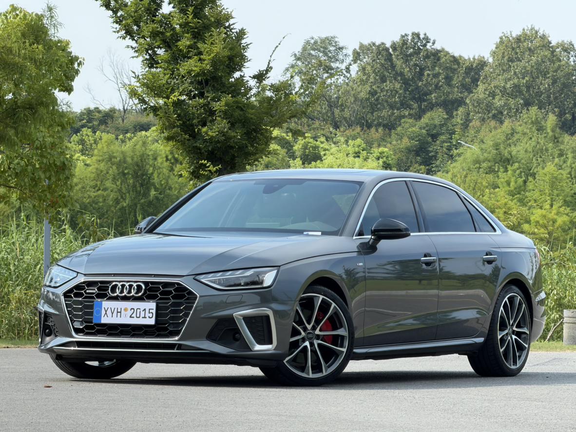 Audi A4L 45 TFSI Quattro Selection Dynamic 2022