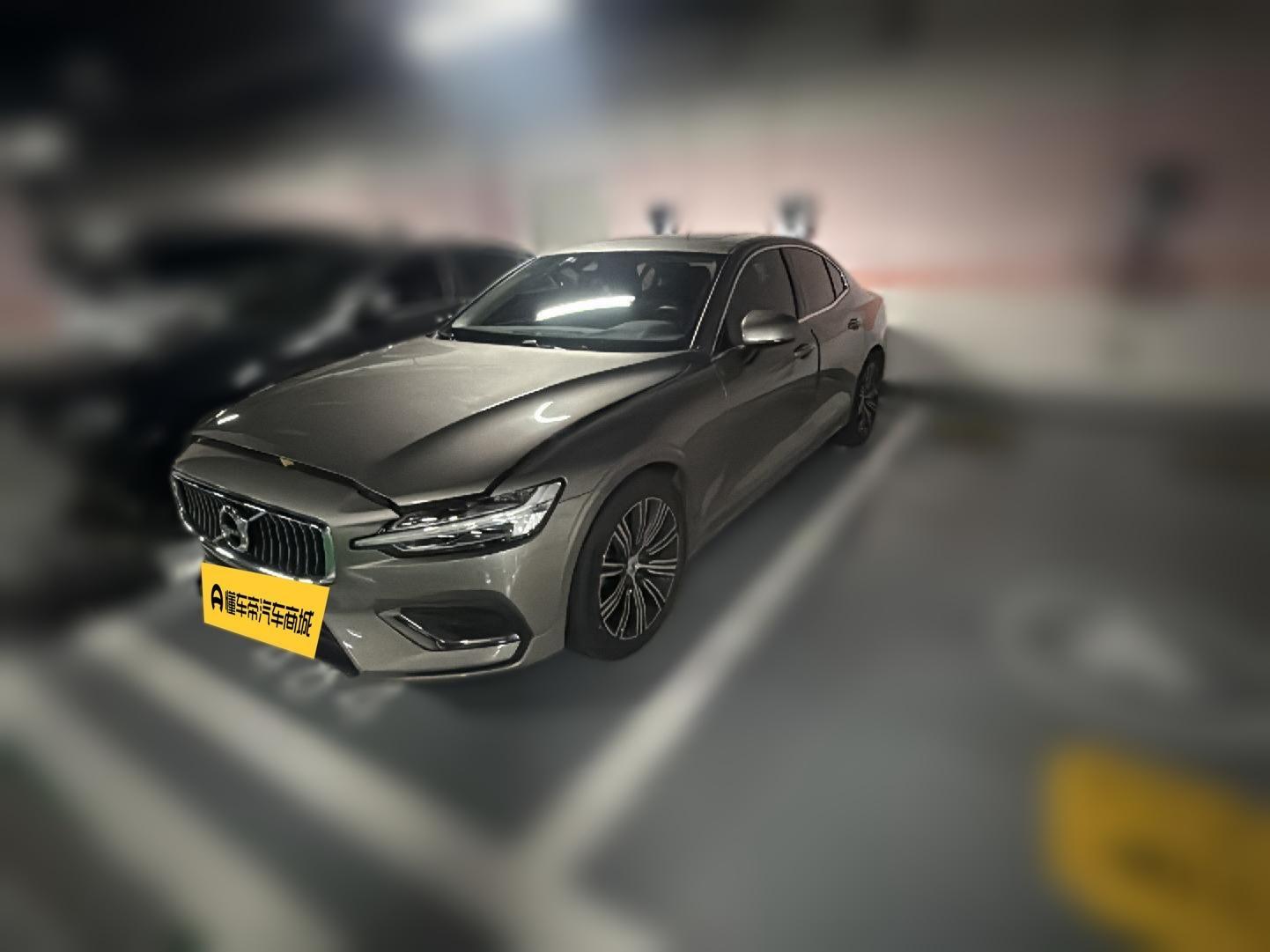Volvo S60 T4 Intelligent Plus Luxury (2L) 2021