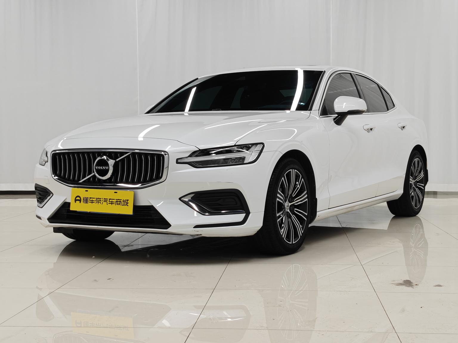 Volvo S60 T4 Intelligent Plus Luxury (2L) 2020