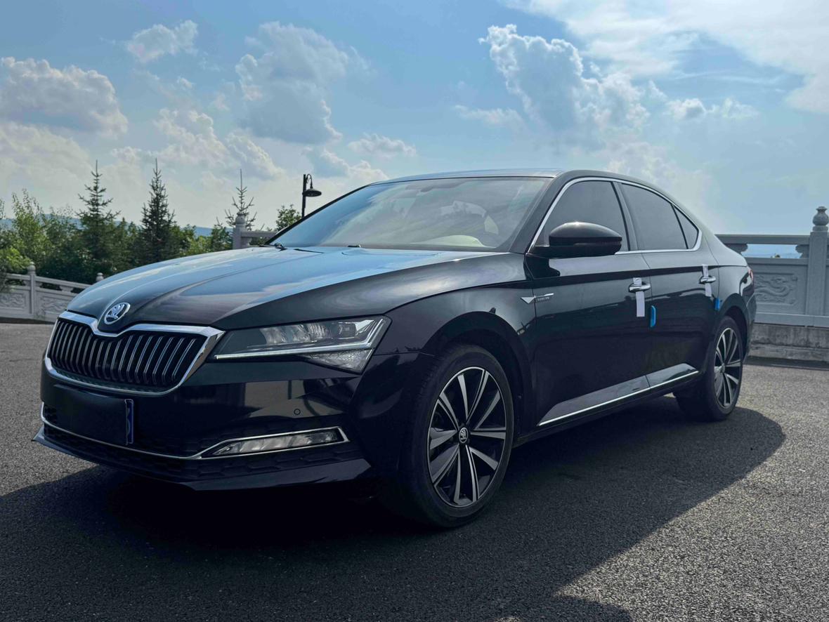 Skoda Superb 280 TSI DSG Prestige (1.4L) 2022