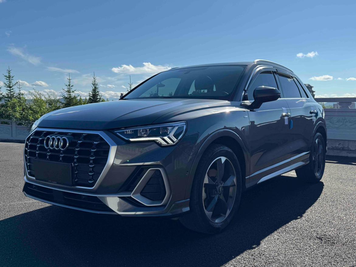 Audi Q3 35 TFSI Fashion Dynamic (1.4L) 2021