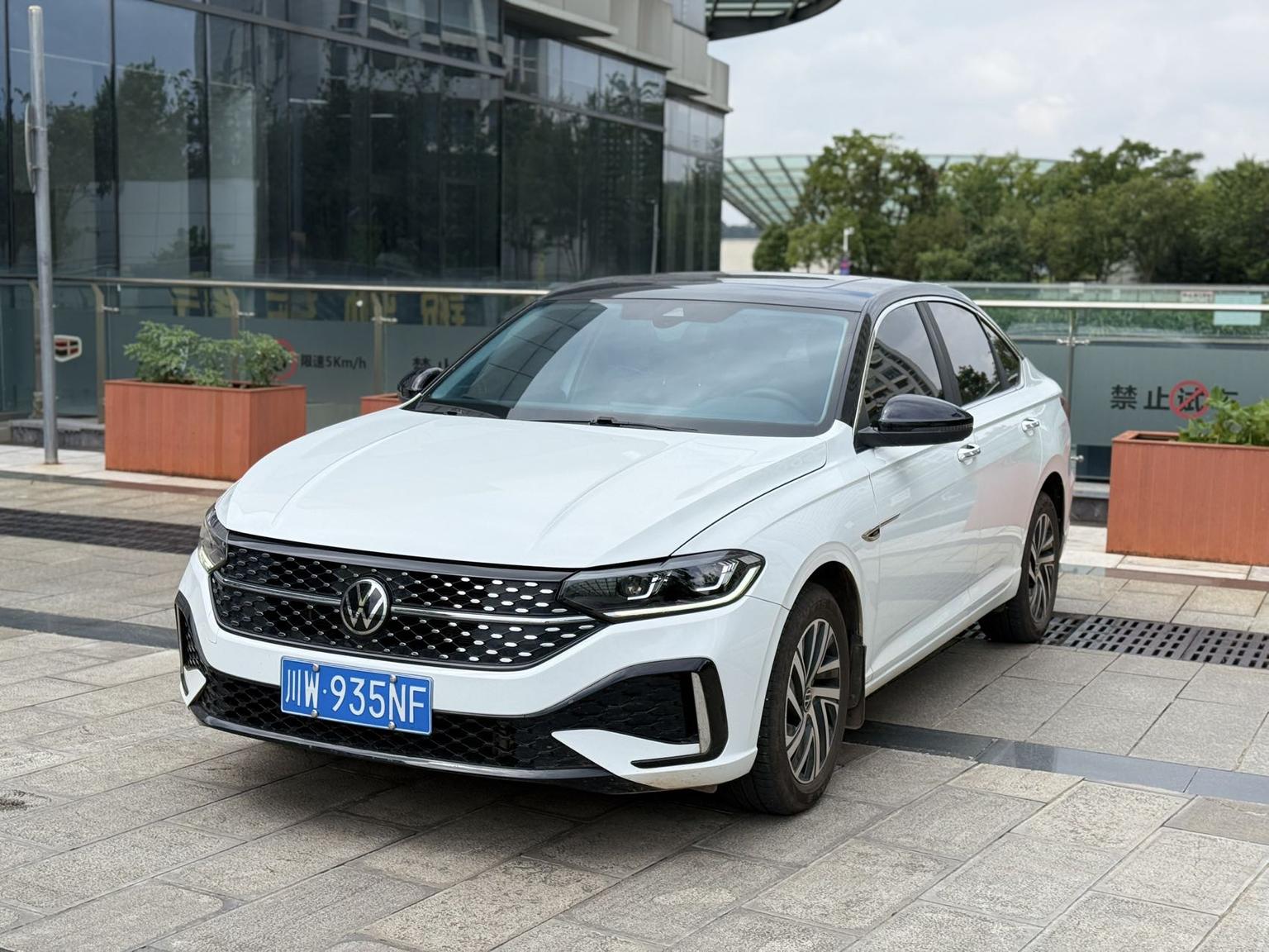 Volkswagen Lavida 300TSI DSG Full Ease 2024