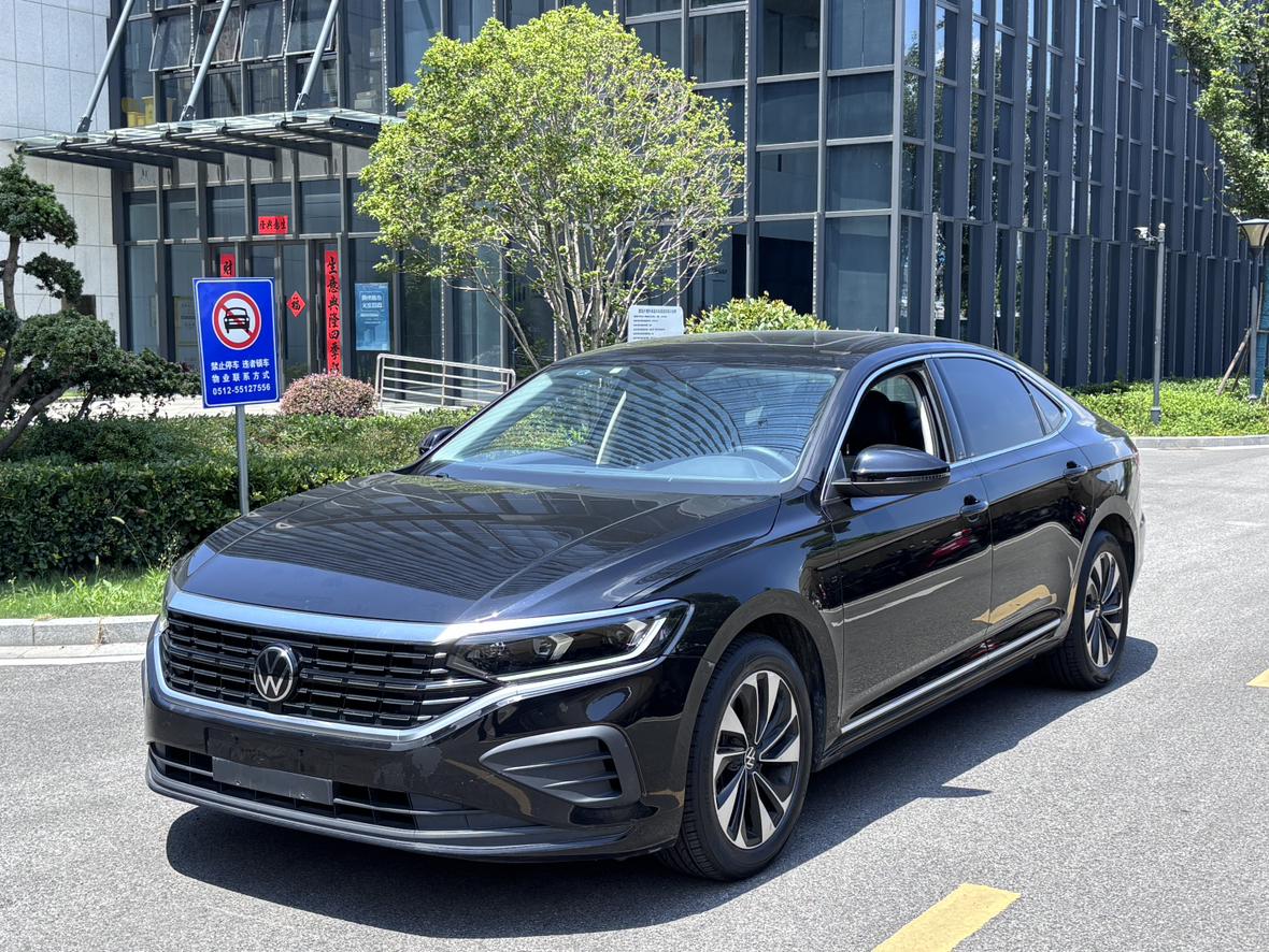 Volkswagen Passat Outstanding 280TSI Business (1.4L) 2025