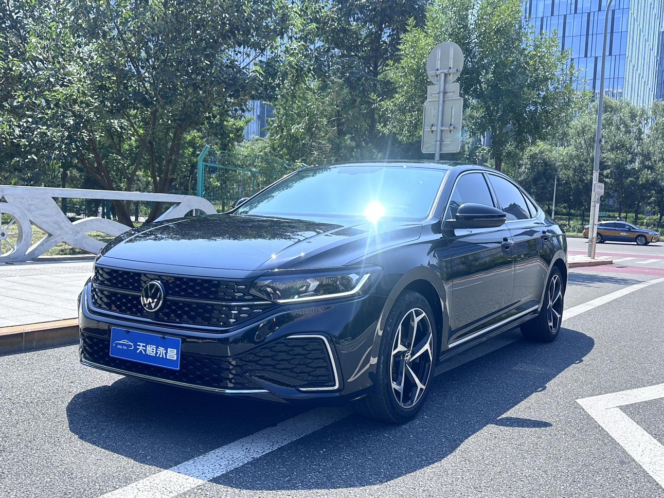 Volkswagen Passat Outstanding 380TSI Starry Longteng (2L) 2025