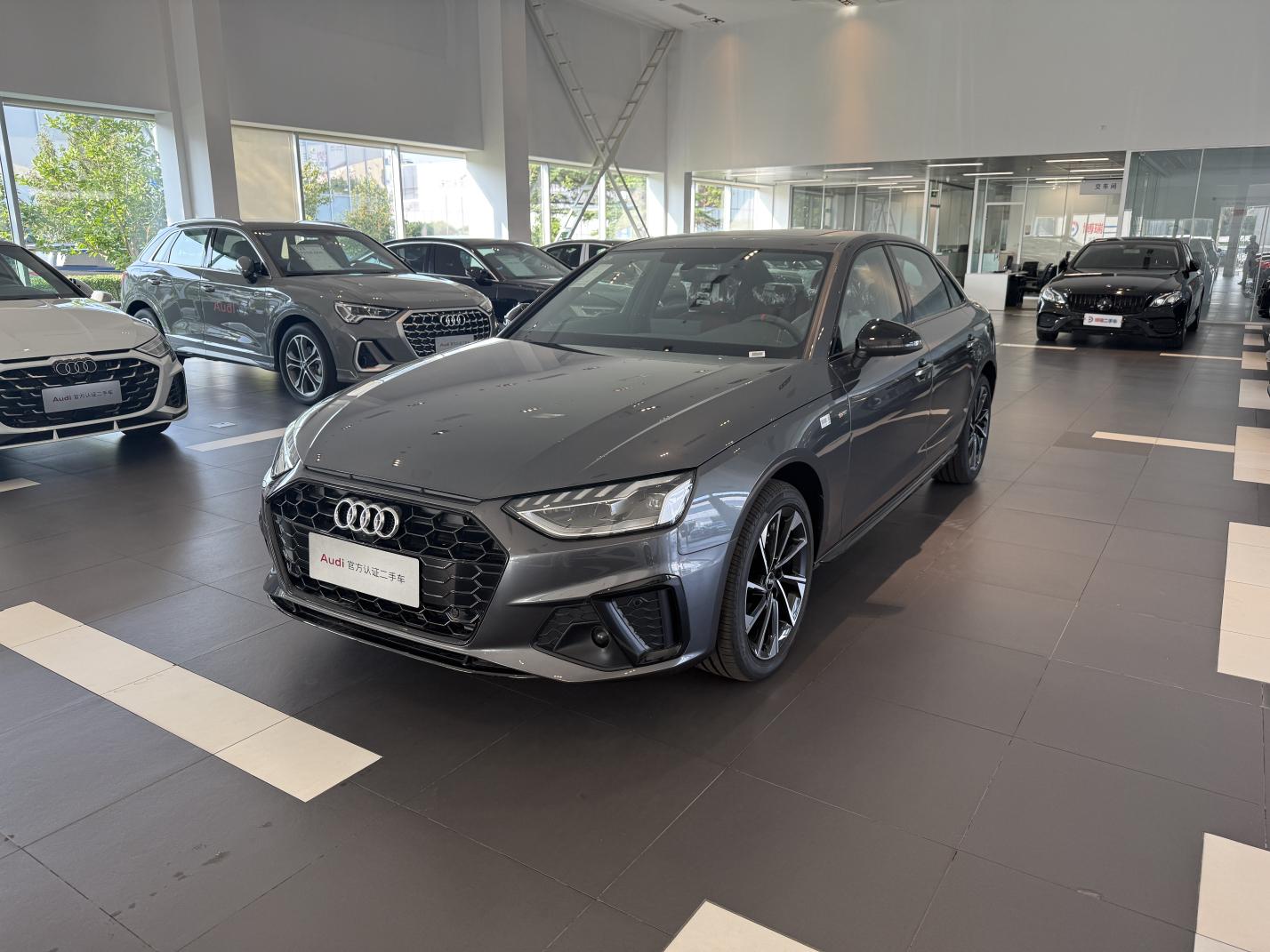 Audi A4L 2 Million Joy Edition 40 TFSI Luxury Dynamic (2L) 2026