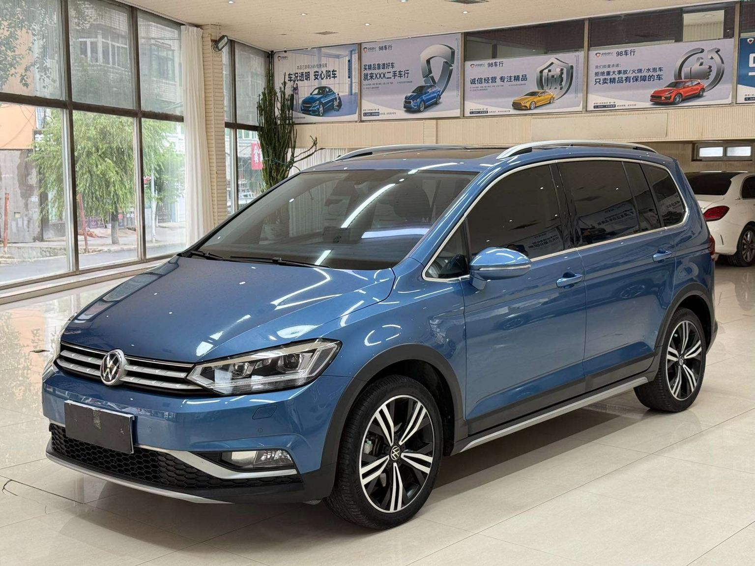 Volkswagen Touran-L 280TSI DSG Trail Luxury 6-Seat 2023