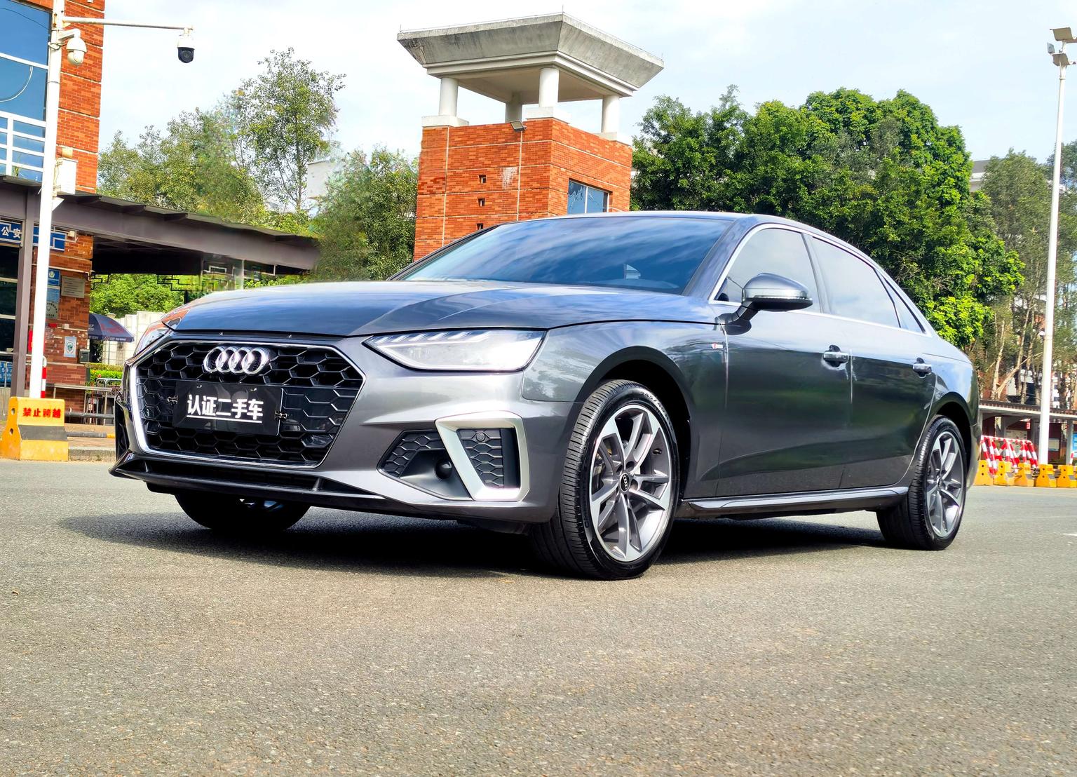 Audi A4L 2 Million Joy Edition 40 TFSI Fashion Dynamic 2025