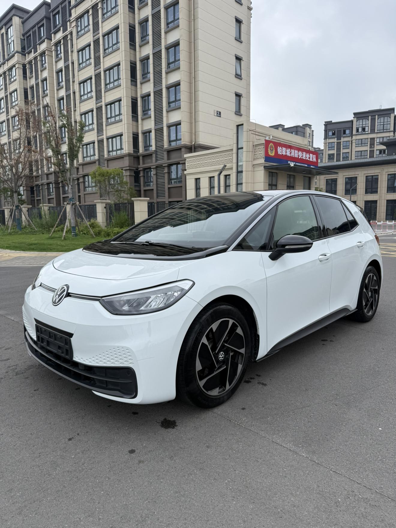 Volkswagen ID-3 Outstanding Edition 2024