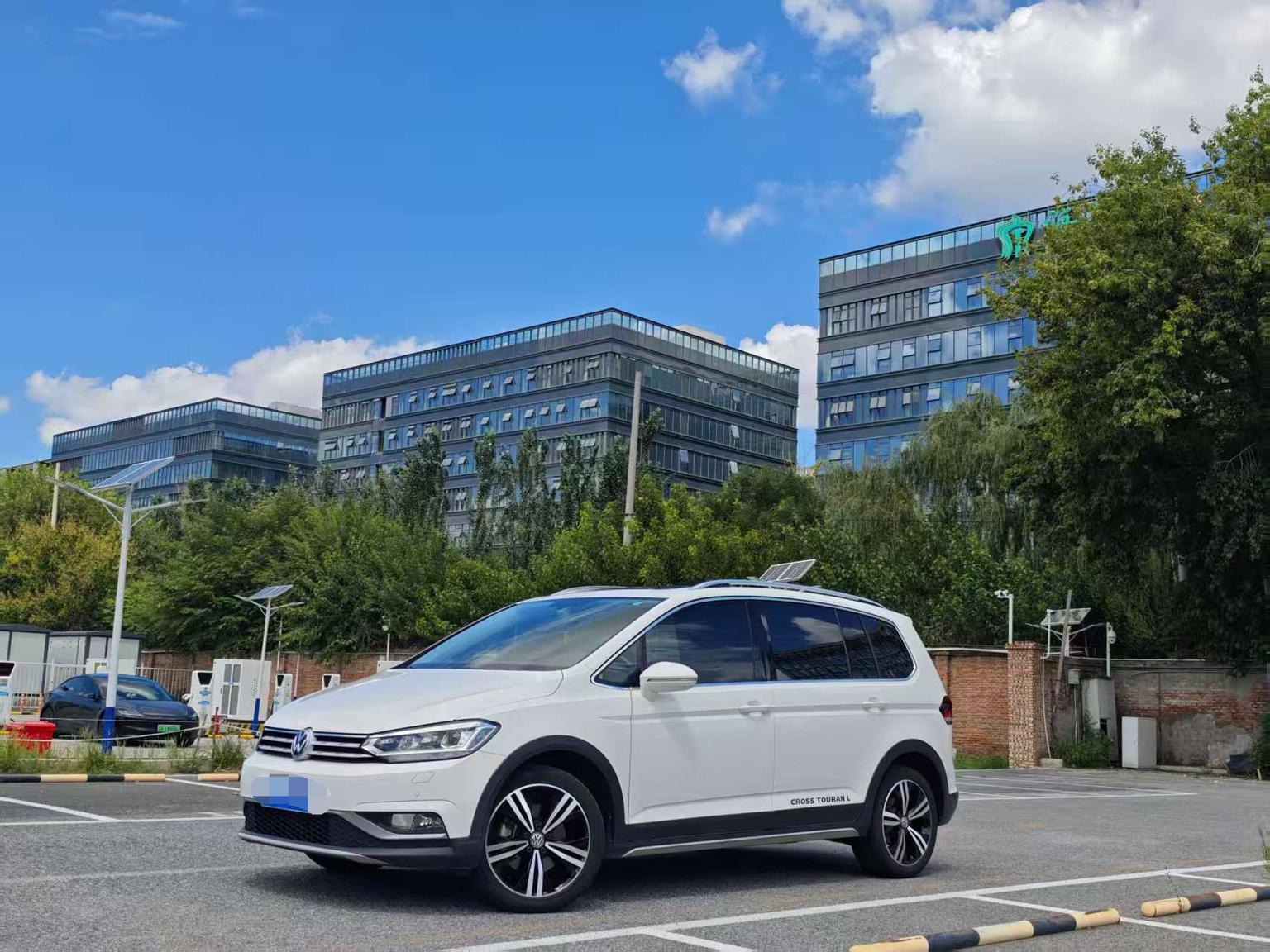 Volkswagen Touran-L 280TSI DSG Trail 7-Seat (1.4L) 2021