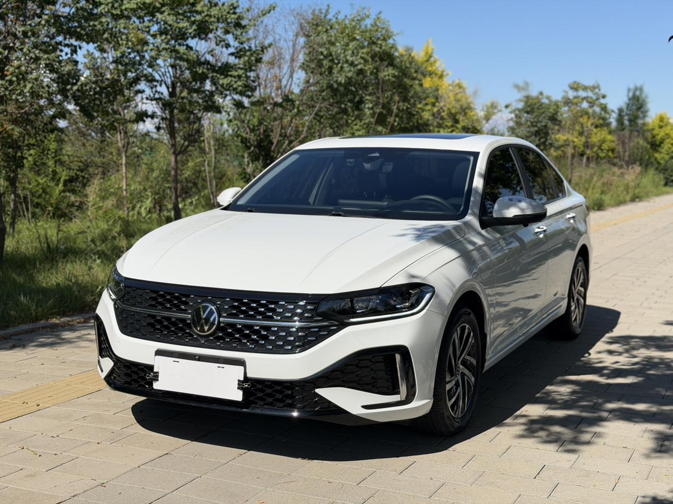 Volkswagen Lavida Facelift 1.5L Auto Starlight 5 Million 2023