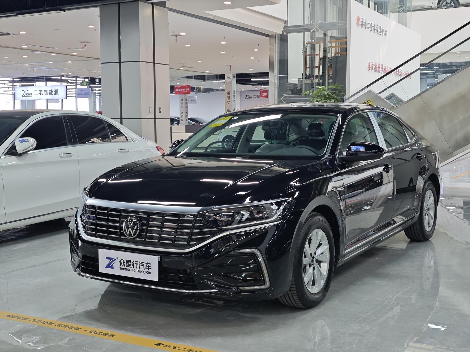 Volkswagen Passat 430PHEV Hybrid Business (1.4L) 2025